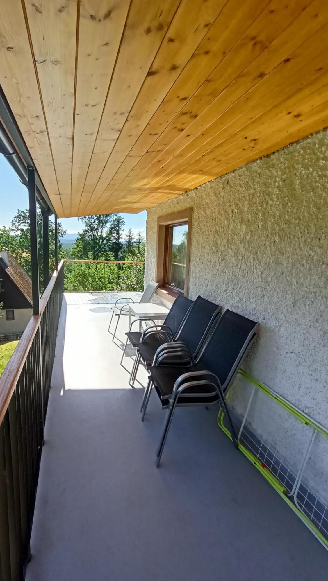 Sunny Terrace Apartment